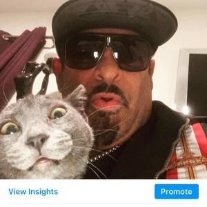 Meet your Posher, Robert